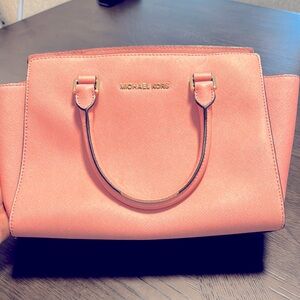 Michael Kors Pink Jet Set Travel Bag